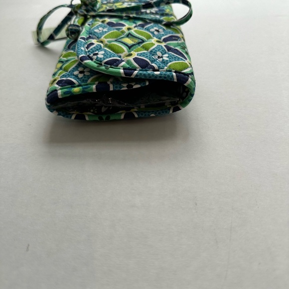 NWT Vera Bradley Make Up Brush travel set. “Daisy Daisy” pattern. - Picture 14 of 16